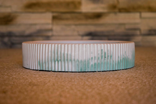 Flat tray