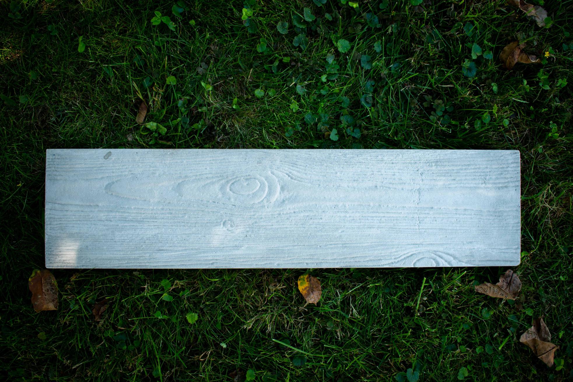 PerfectStone DecoWood fahatású beton tipegő – prémium kerti lépőkő