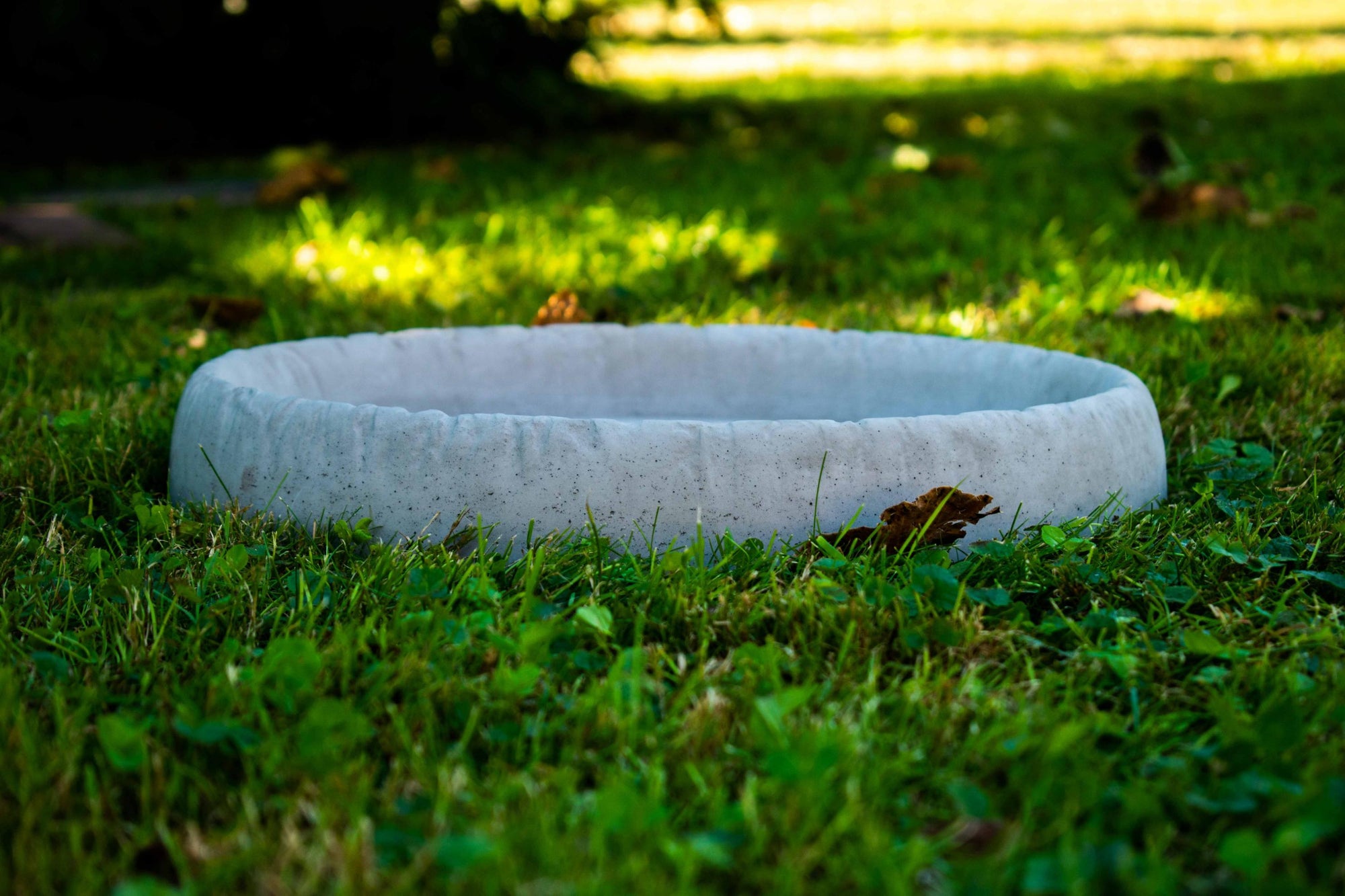 PerfectStone Virágalátét40 beton virágalátét – prémium kőhatású növénytálca. Madáritató