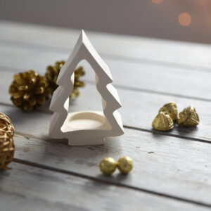 Beltéri gipsz dísz: egy elegáns, fehér mécsestartó, amely a téli esték meghitt hangulatát idézi. Matt felületű, kézzel készült dekoráció, amely lágy fényt áraszt a helyiségben.